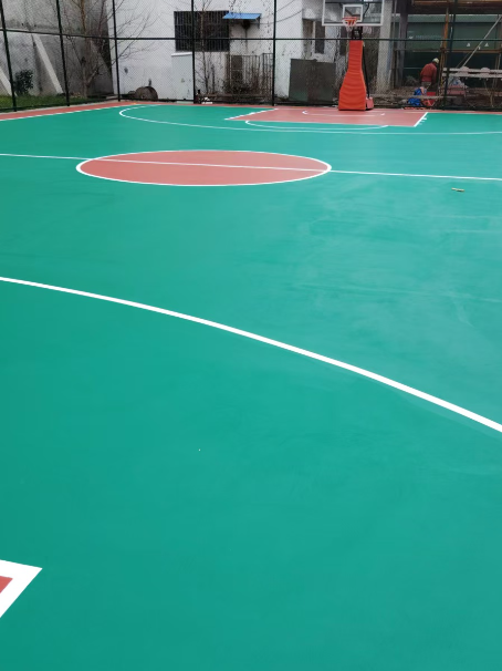 中堂镇 球场长期使用易出现地面开裂